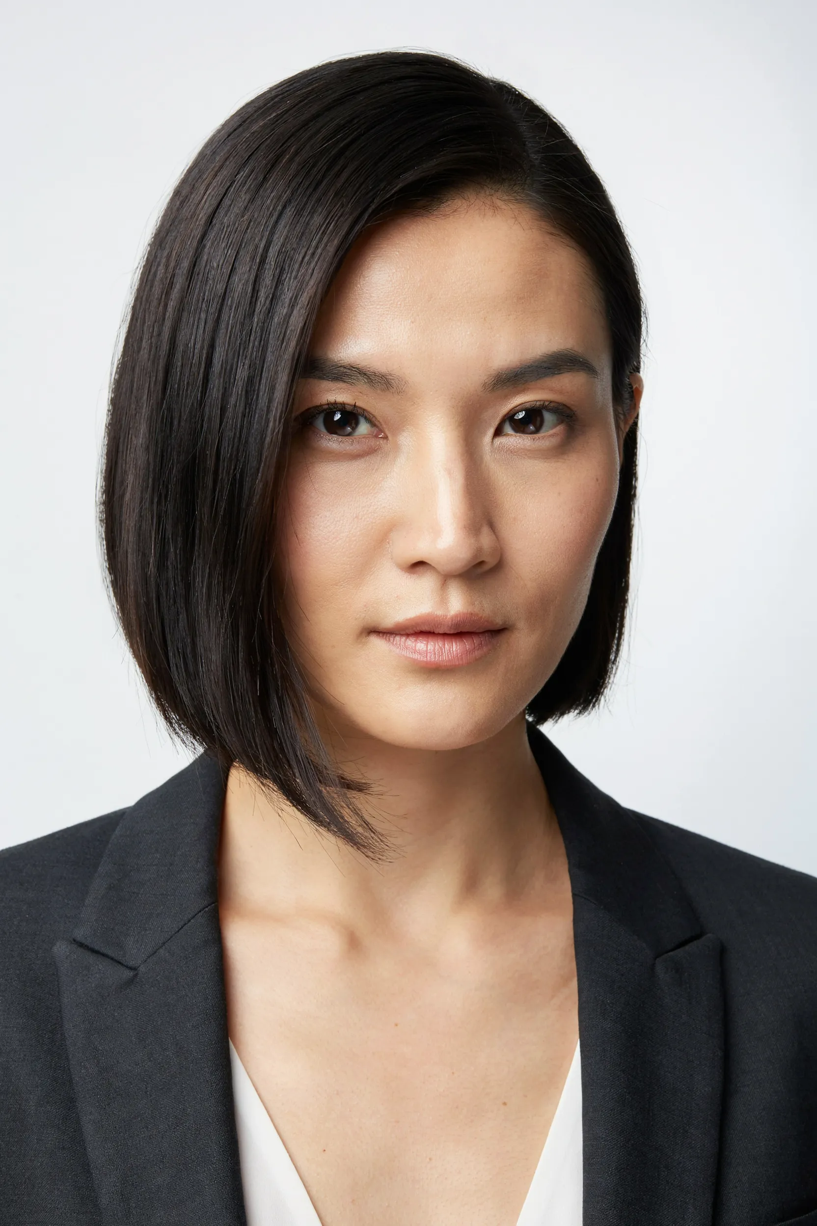 deep side part bob