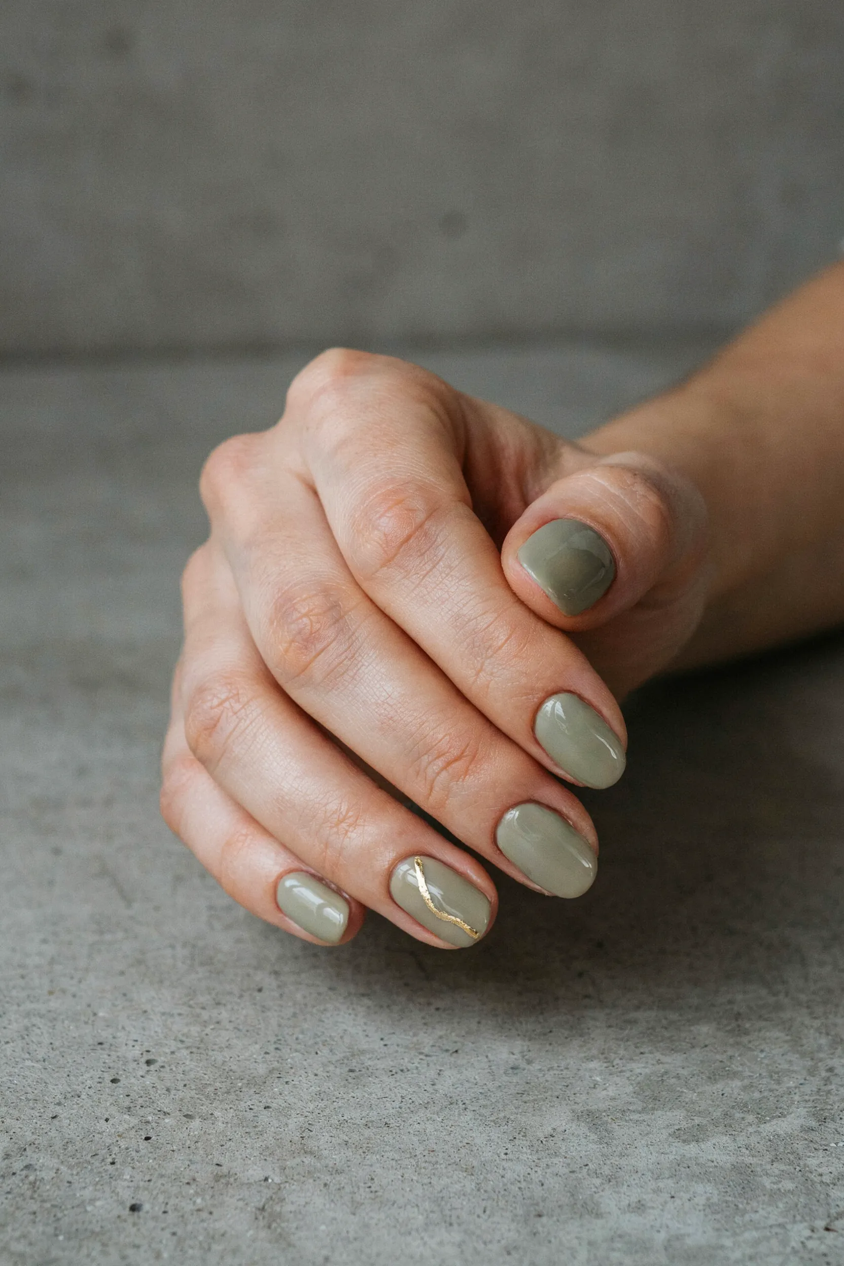 olive green minimalist
