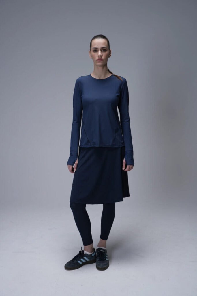 High-Waisted Leggings With A low-rise skirt