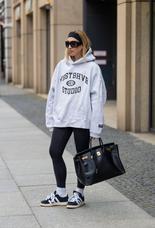 Leggings with a baggy sweatshirt