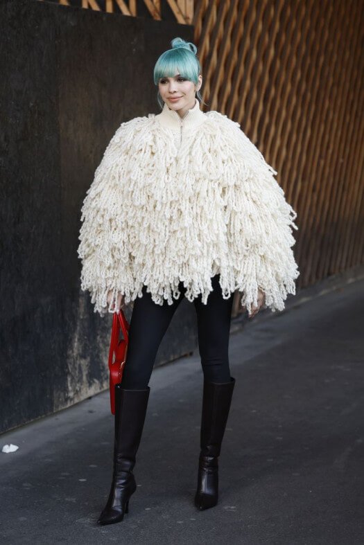 Leggings with an oversized coat
