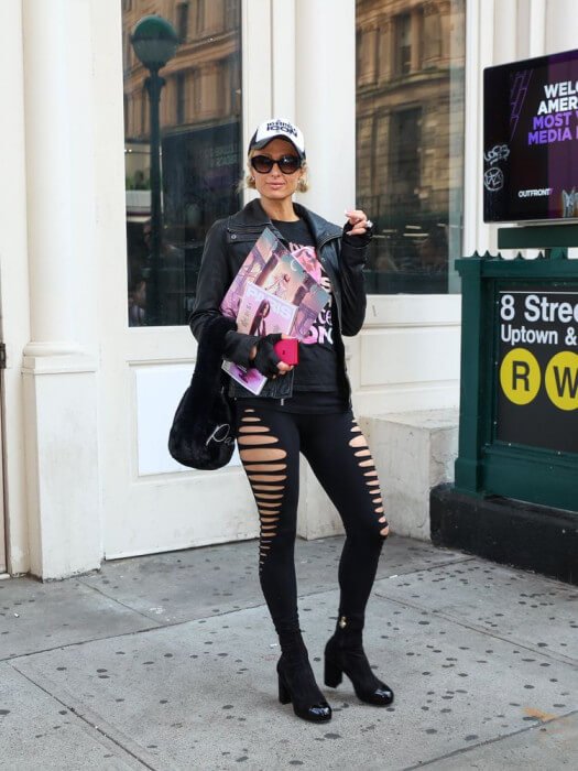 Leggings with cutout details